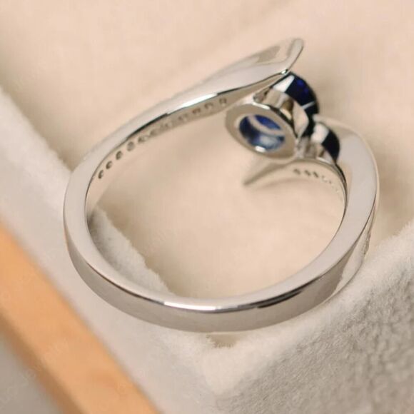 Unique Round Cut Crystal Ring Plated Sapphire and Zircons Size 8.5 - Picture 4 of 6